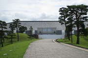  本館休館･庭園開放中止中